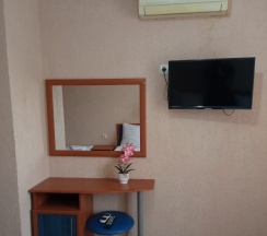 Стандартный трехместный номер в Тенистый Берег