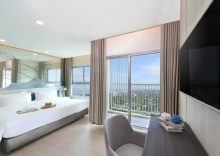 Двухместный люкс Presidential с балконом двуспальная кровать в Centre Point Prime Hotel Pattaya