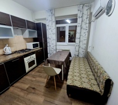 Апартаменты с балконом и с красивым видом из окна в Апартаменты Golden Holiday 1 спальня