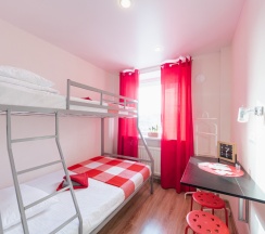 Стильная двухместная комната с видом на город. в Star home