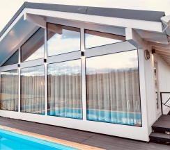 Вилла с бассейном и видом на горы в Алтай Пэлас