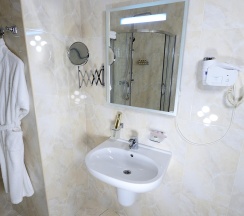 Одноместный номер стандарт первой категории с видом на монастырь в Покровская