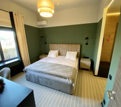 Улучшенный номер комфорт с двуспальной кроватью в Рязань