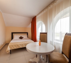 Стандартный номер на двоих гостей с балконом и видом во двор (корпус К ) в Оптимист