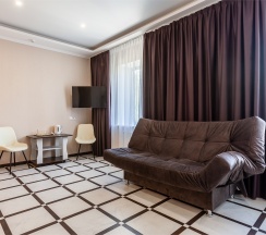 Классический трехместный номер в Мирталь