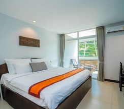 Номер Deluxe с красивым видом из окна в Kata Tranquil Villa