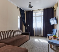 Люкс с 2 комнатами и балконом в Family Park Hotel