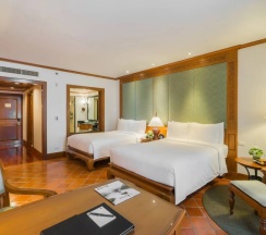 Двухместный номер Guest с балконом и с видом на сад 2 отдельные кровати в JW Marriott Phuket Resort & Spa