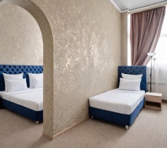 Улучшенный двухкомнатный номер в Fortis Hotel