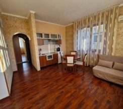 семейный  трёхкомнатный с кухней в Вдохновение