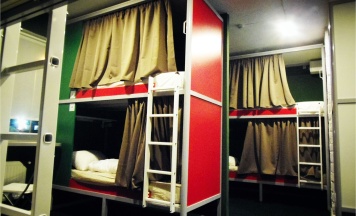 Зеленая комната для мужчин и женщин в Этаж