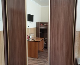 Кровать в 6-местном общем номере в Энви