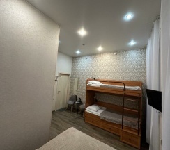 № 6, 7 Улучшенный четырехместный номер в Hotel 812