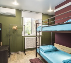 Место в шестиместном смешанном номере в Green Hostel