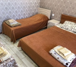 Четырёхместный номер Standard с балконом в Атлант