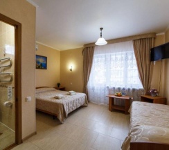 3-местная комната комфорт с балконом в Виктория