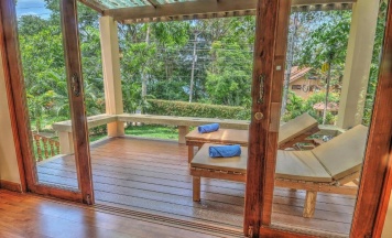 Двухместное бунгало с видом на сад двуспальная кровать в Khanom Hill Resort