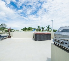 Вилла Royal с 3 комнатами с видом на бассейн в Отель The Oriental Beach Pearl