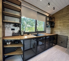 Семейный коттедж с красивым видом из окна в Болото