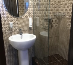 Комната улучшенная с 1 двуспальной кроватью в Рогожкино