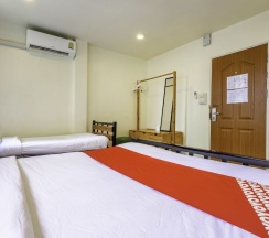 Трёхместный номер Standard в OYO 928 Leaf Hostel