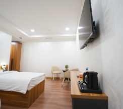 Трёхместный номер Standard с балконом в Отель Avant Hotel Tashkent Pool&Spa