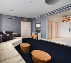 Номер люкс в Radisson Blu Belorusskaya Hotel Moscow
