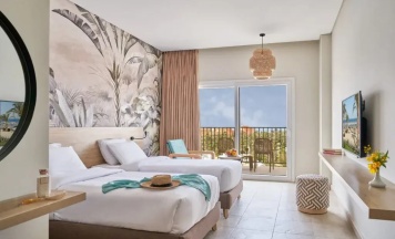 Двухместный номер Premium с видом на море двуспальная кровать в Three Corners Sunny Beach Resort