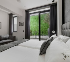 Двухместный номер Superior двуспальная кровать в No15 Ermou Hotel