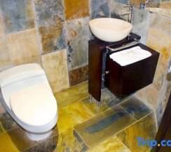 Бунгало с видом на море в Poshanu Resort