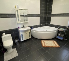 Коттедж улучшенный с 3 диванами в Курортный