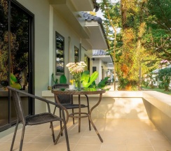 Двухместное бунгало Deluxe c 1 комнатой двуспальная кровать в Isara Nai Yang Resort