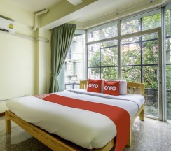 Двухместный номер Premium двуспальная кровать в OYO 928 Leaf Hostel