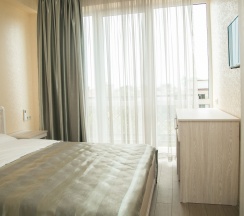 Двухместный номер Standard с балконом двуспальная кровать в Гега