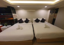 Четырёхместный номер Standard в De Lux Bangkok Hotel