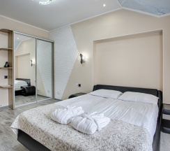 Двухместные апартаменты 15 с видом на парк двуспальная кровать в Exclusive Hotel&Apartments