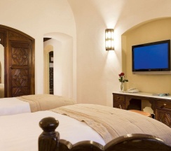 Двухместный номер Classic с частичным видом на море 2 отдельные кровати в Mövenpick Resort Sharm El Sheik Naama Bay