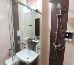 Улучшенный двухместный номер с двумя отдельными кроватями в Brown hotel