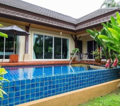 Двухместная вилла двуспальная кровать в Sun Paradise Villas Karon