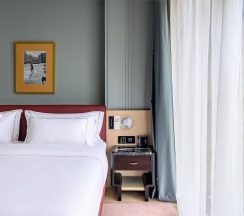 Премьер с 1 спальней, угловой в Enzo by Zont Hotel Group