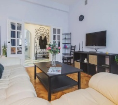 Апартаменты с 3 комнатами с балконом в GM Apartments