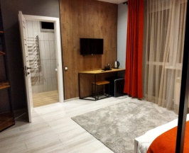 Классик с балконом в Shantaram