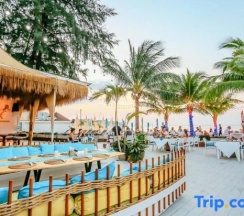Студия Premium с видом на сад в Arinara Beach Resort Phuket