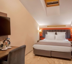 Номер стандарт с 1 двуспальной кроватью (мансарда) в Barin Residence Grand
