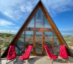 Шестиместный коттедж с красивым видом из окна в Beta