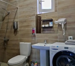 Четырёхместный коттедж Standard в Friends House