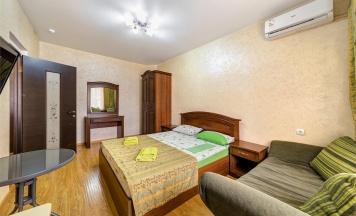 4-местный 2-комнатный номер люкс с балконом в Престиж