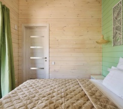 Шале в лесу с купелью в Точка Немо