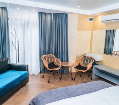Студио с кухней отдельным входом на 1 этаже в Villa Maria club