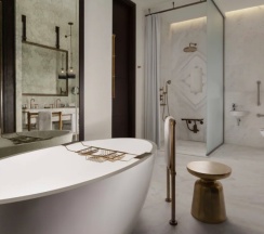 Двухместный номер Grand Deluxe двуспальная кровать в The St. Regis Astana